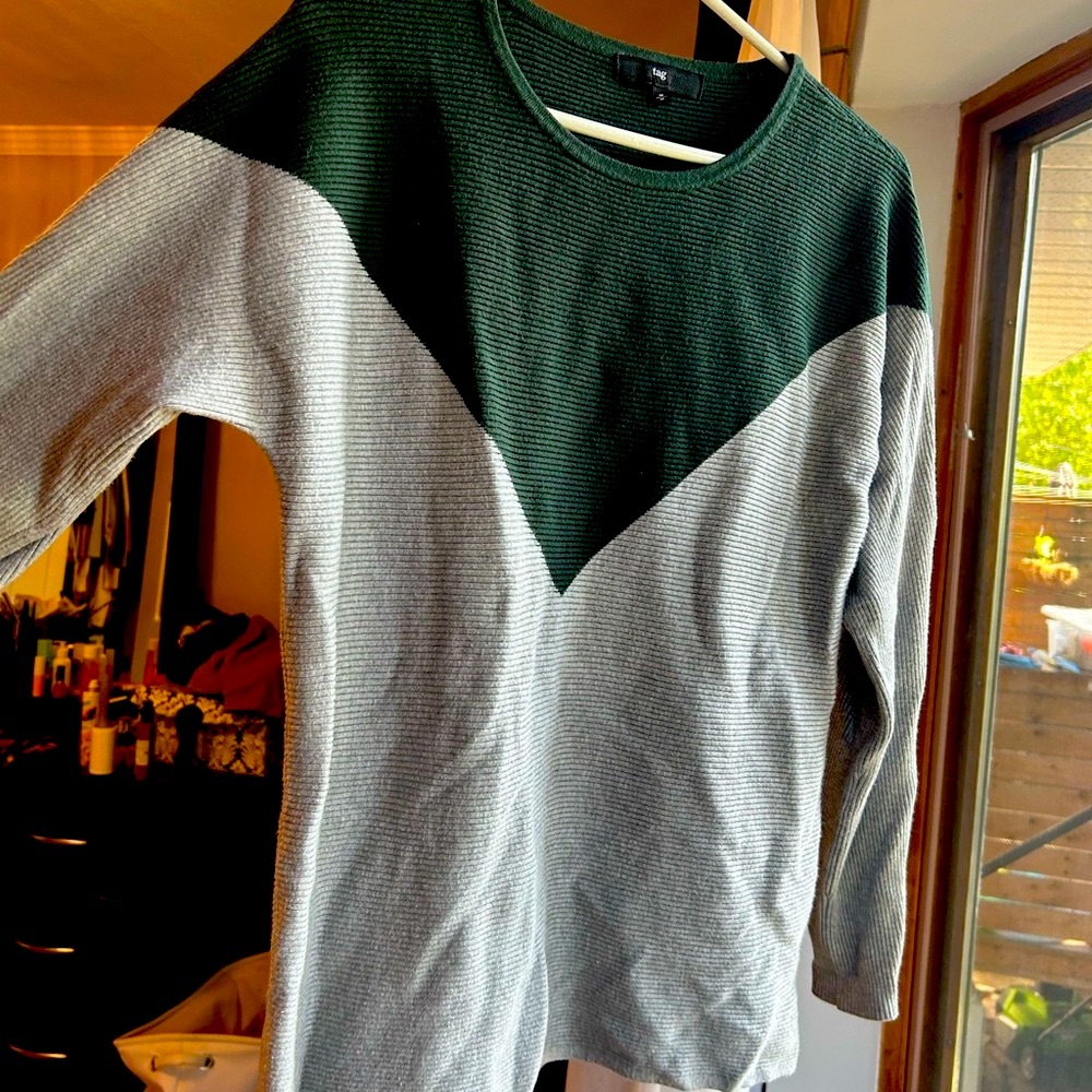 Green and Gray Long Sleeve Sweater
